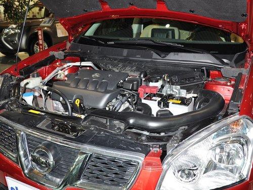 东风日产 2.0L CVT 发动机主体特写
