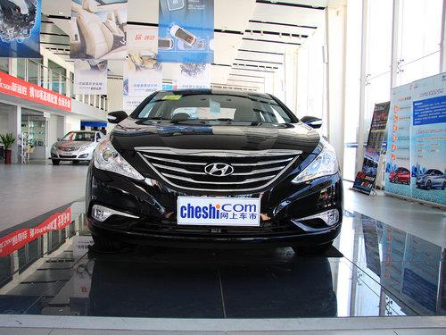 北京现代 2.0L 自动 车头正面视角