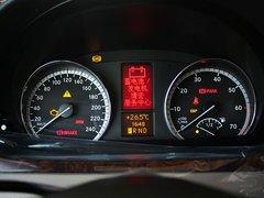 福建奔驰 唯雅诺Vinao 2.5L AT 方向盘后方仪表盘