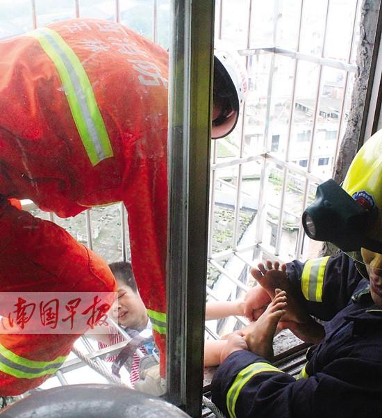 ���֣�8���к�����8¥������ ����Ա�ɹ����(ͼ)