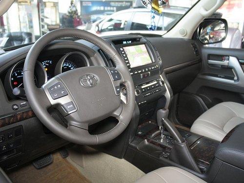 一汽丰田 兰德酷路泽 4.7 AT 中控台左侧