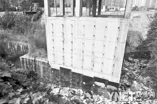  �������죬��������԰С��һ·֮���ġ���ʱ�����������ڽ���������