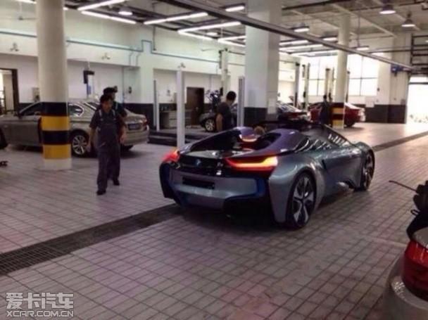 ����i8