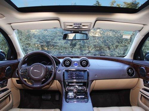 �ݱ� 2.0T �Զ� �п�̨����