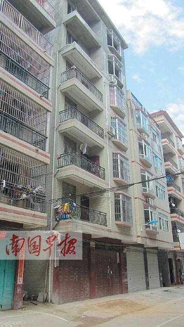 ���Ӵ���¥׹�� �ɷ�¥�������˱�ײ������������