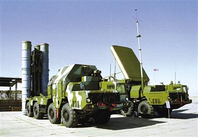 S-300PMU����ϵͳ��ָ�����ġ�Ŀ�������״�Ƶ�վ��48N6E�͵�����4��װ���䳵�Ȳ�����ɣ���ͬʱ����6��Ŀ�꣬����ȫ���ȫ������ս������