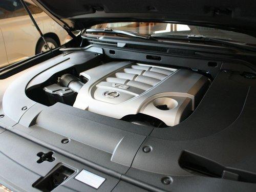 雷克萨斯 570 5.7 自动 发动机主体特写