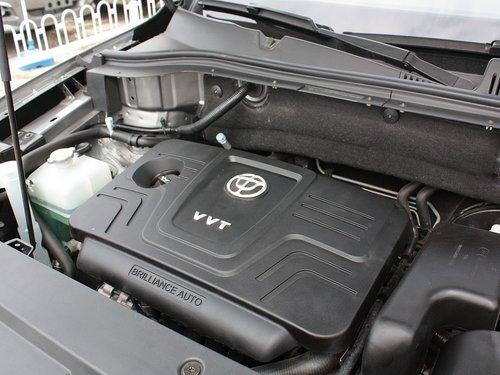 华晨中华 1.6L 自动 发动机主体特写