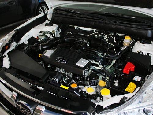 斯巴鲁 力狮 2.5L CVT 发动机主体特写