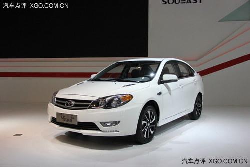 2013成都车展 东南V5菱致1.5T正式亮相