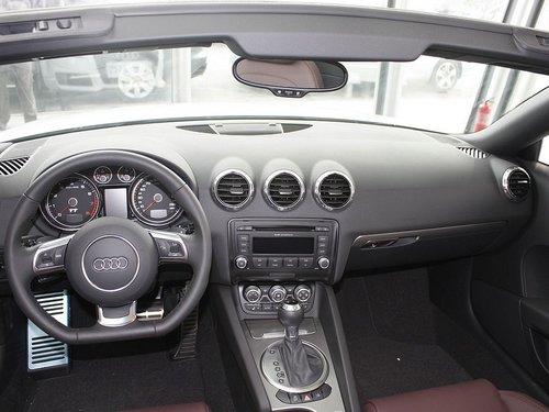 奥迪(进口) Roadster 2.0TFSI 中控台整体