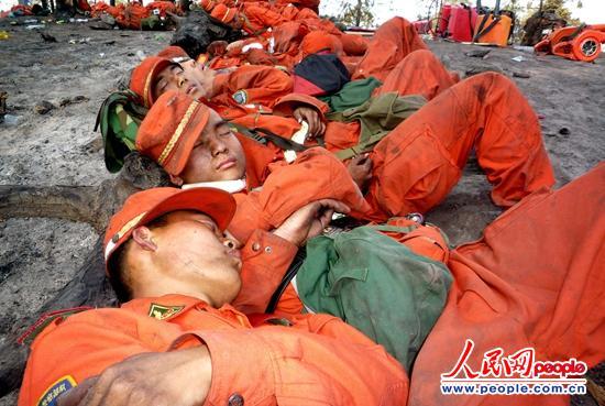 ������ҹ��ս�Ĳ�ս�ٱ�˯�ö�ô����