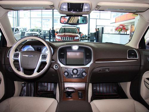 ����˹��(����) ȫ�¿���˹��300C 3.6L AT �п�̨����