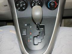 广汽丰田 1.8L CVT 挂档把手特写