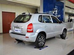 北京现代 2.0L 自动 车辆右侧尾部视角