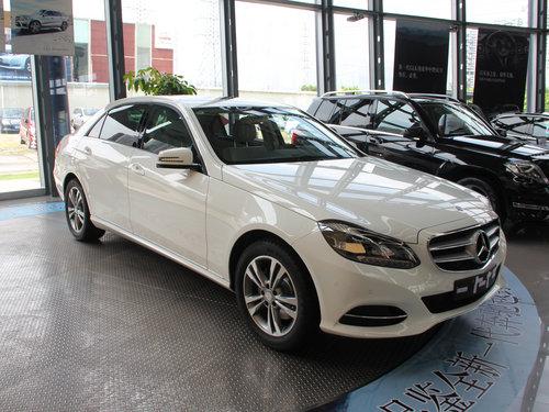 北京奔驰 E260L 车辆右侧45度角