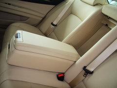 宝马(进口) 740Li 3.0T 第二排座椅中间特写