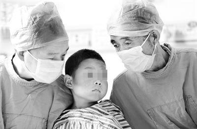 ���죬С����������к�ת��үү�ż�˳(��)�Ͱְ��Ŵ���(��)����̽�ӡ�