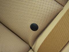 宝马(进口) 740Li 3.0T 后排儿童座椅标识