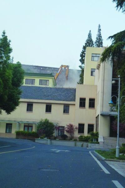 �и���Ժ�����ڲ��������ǽ����¥�����ٿ� ��