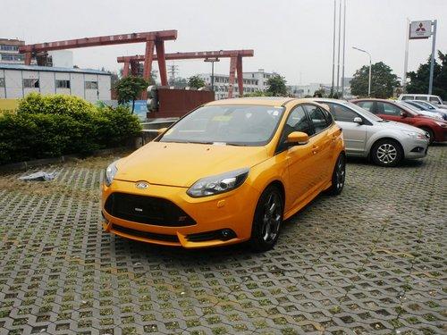福特(进口) ST 2.0T 手动 车辆左前45度视角