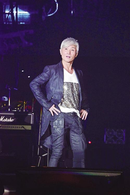 在香港电台日前播出的《旧日的踪迹》新一期节目中,音乐人周启生将