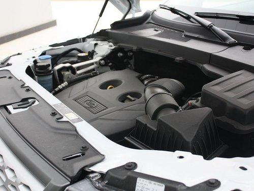 路虎 2.0T 自动 发动机主体特写