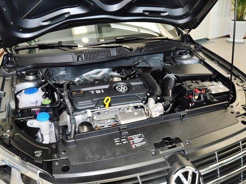 上海大众 1.4TSI DSG 发动机主体特写