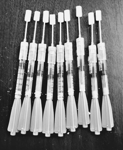 男子用氰化钾毒镖猎狗贩卖 被民警路上查获