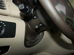 奔驰(进口) R500 5.5L 车辆点火开关特写