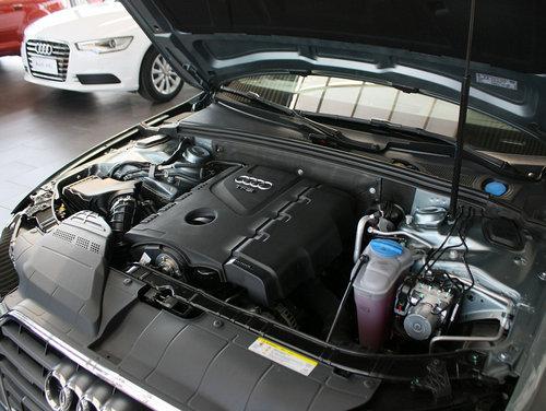 一汽奥迪 奥迪A4L 40TFSI DCT 发动机主体特写