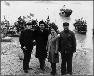 1971��4�£�Ҷ��Ӣ��ͬ����Ŭ��������Ī��˹���������̫����