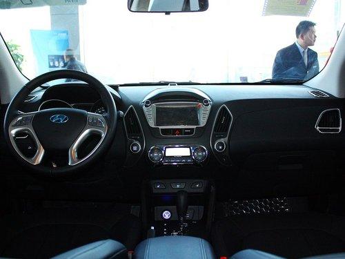 北京现代 ix35 2.0L AT 中控台整体