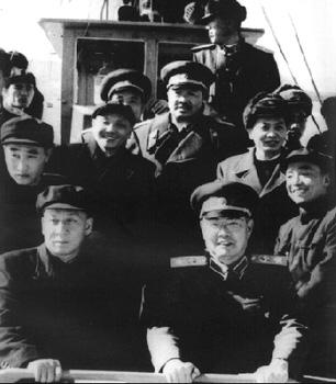 1955��11�£�Ҷ��Ӣͬ������ȳ˿�ͧ�Ӳ��ô󺣷���ǰ������Ҷ��Ӣ�������棻������������������Ԫ�ס���������Сƽ��