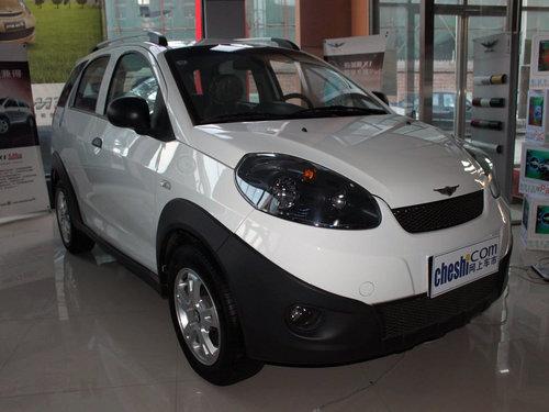 瑞麒 1.3L AMT 车辆右侧45度角