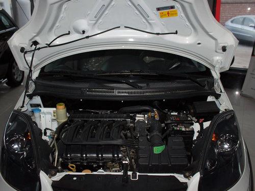 瑞麒 1.3L AMT 发动机局部特写