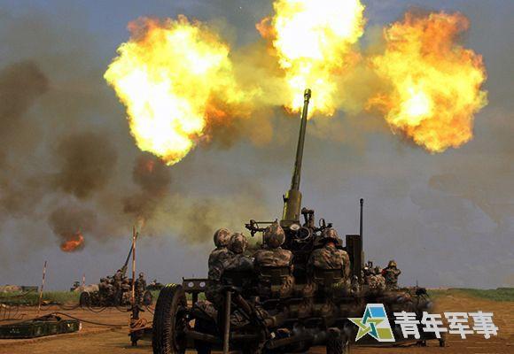 炮火冲天!直击解放军炮兵群戈壁战斗演习(组图)