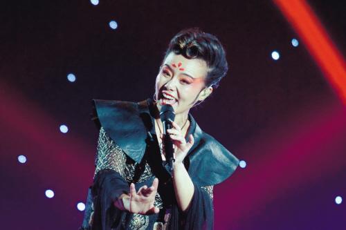 龚琳娜《忐忑》串烧获赞 网友:她真该上春晚