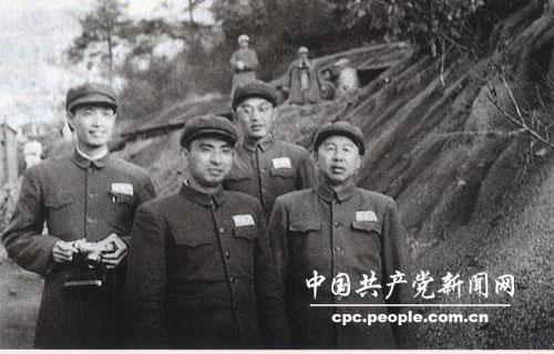 1953�꣬20����˾��Ա���£�ǰ�У�������ίԱ��ƽ��ǰ�ң�����ı������ǰ�� �ڳ��ʡ�