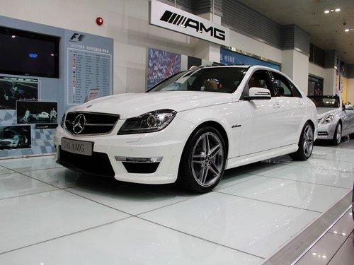 ����AMG C63 6.3L �Զ� ������ǰ45���ӽ�