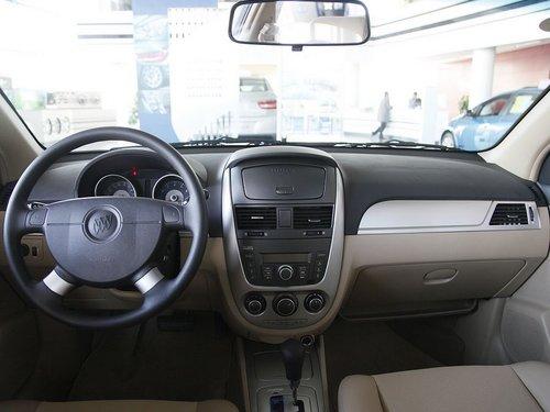 别克 凯越 1.6 LX AT 中控台整体