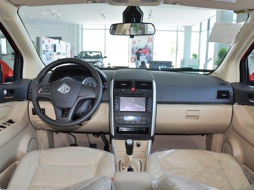 北京汽车 两厢 1.5L 手动 中控台整体