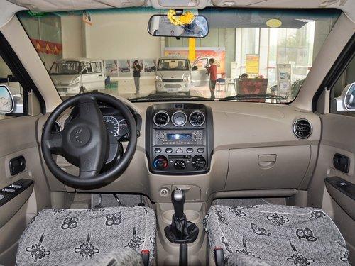 上汽通用五菱 1.4L 手动 中控台整体