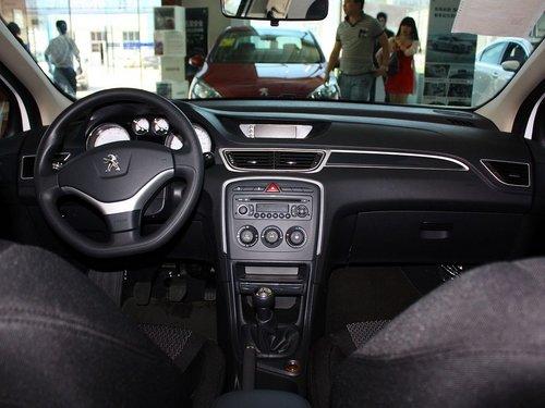 东风标致 1.6L MT 中控台整体