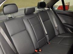 北京奔驰 C180 1.8T AT 第二排座椅45度视角