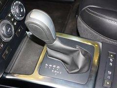 路虎 2.2T AT 挂档把手特写