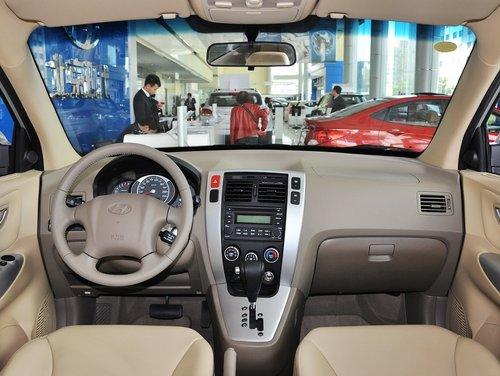 北京现代 途胜 2.0L AT 中控台整体