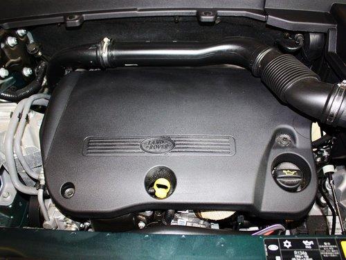 路虎 2.2T AT 发动机主体特写