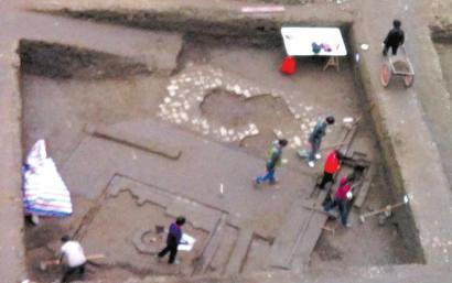 ��������������һ��ˮ����(ͼ��ԲȦ��)