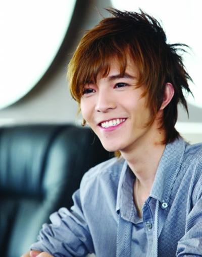 郭敬明身家七亿遭调侃:身高不够身家凑(图)